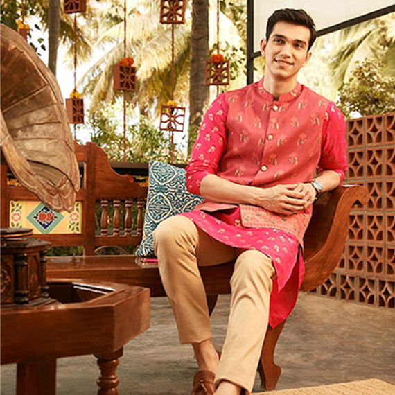 https://retrofashionzs.com/products/men-magenta-pink-golden-floral-printed-thread-work-floral-kurta-2