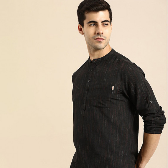 https://retrofashionzs.com/products/men-black-woven-design-kurta