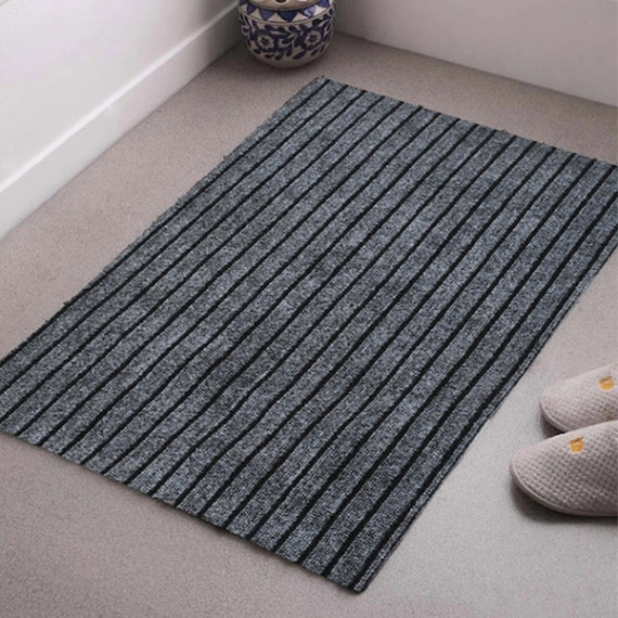 https://retrofashionzs.com/products/grey-black-striped-microfiber-anti-skid-door-mat