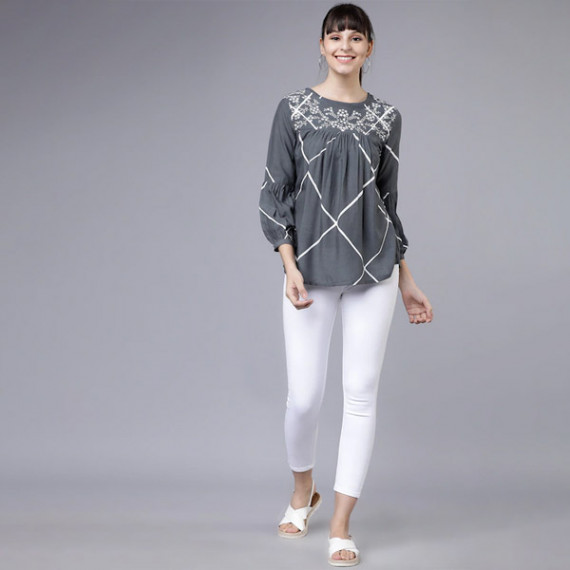 https://retrofashionzs.com/products/women-grey-and-white-printed-a-line-top