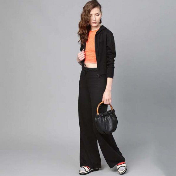 https://retrofashionzs.com/products/women-black-regular-fit-solid-wide-leg-track-pants