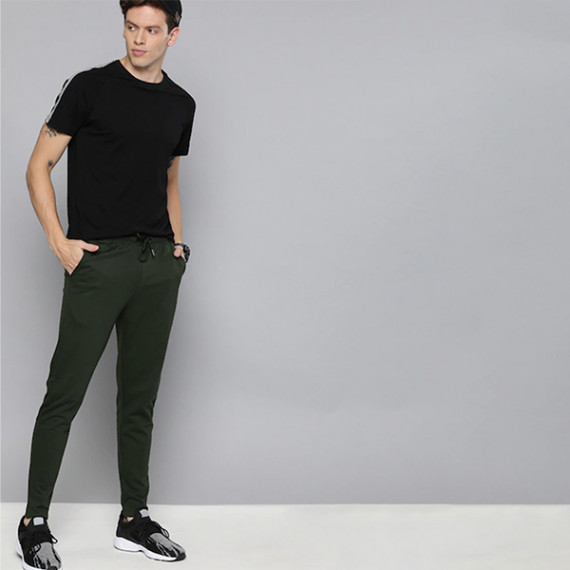 https://retrofashionzs.com/products/men-olive-green-straight-fit-solid-track-pants