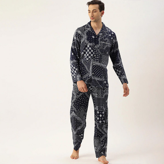 https://retrofashionzs.com/products/men-navy-blue-white-printed-night-suit-1