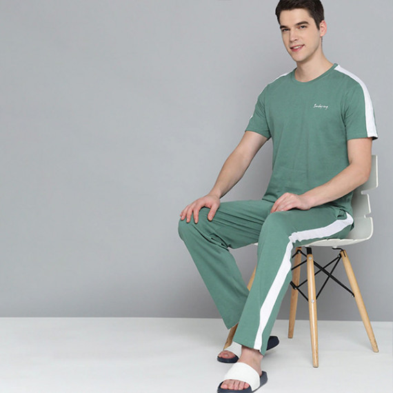 https://retrofashionzs.com/products/men-green-white-side-stripes-pure-cotton-pyjama-set