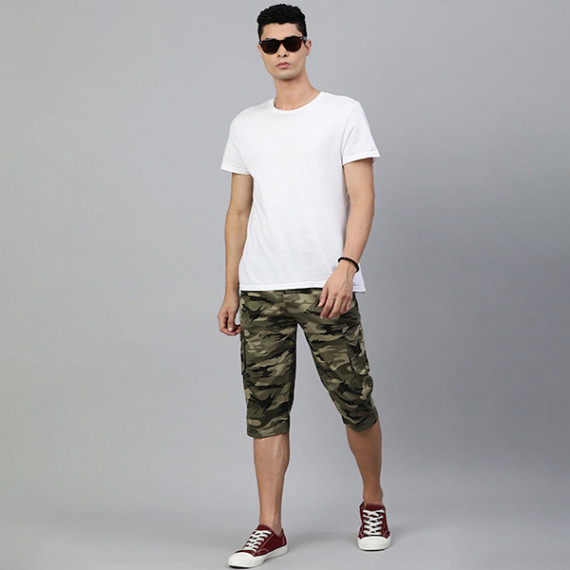 https://retrofashionzs.com/products/men-olive-green-beige-camouflage-printed-pure-cotton-34th-cargo-shorts