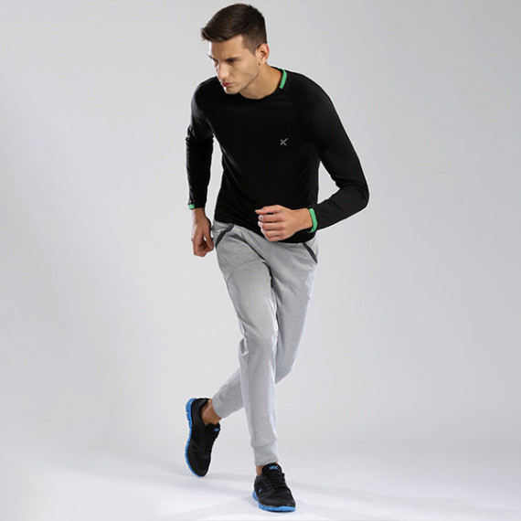 https://retrofashionzs.com/products/men-black-raglan-sleeved-active-t-shirt